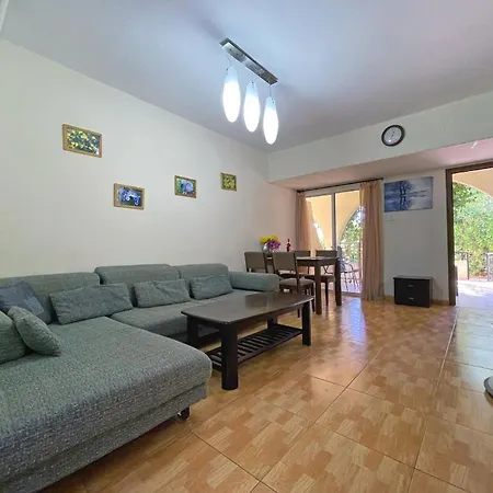 Town House, Garden, 2 Bedrooms, 2 Bathrooms بافوس