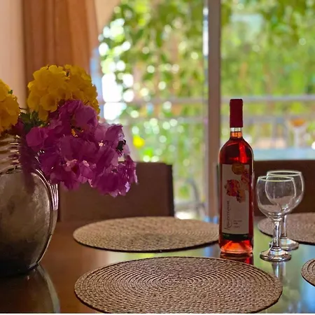 Town House, Garden, 2 Bedrooms, 2 Bathrooms شقة