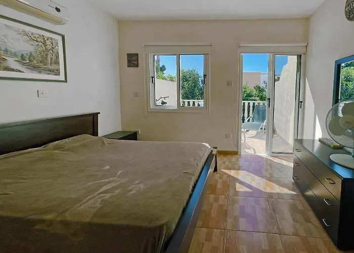 Daire Town House, Garden, 2 Bedrooms, 2 Bathrooms *