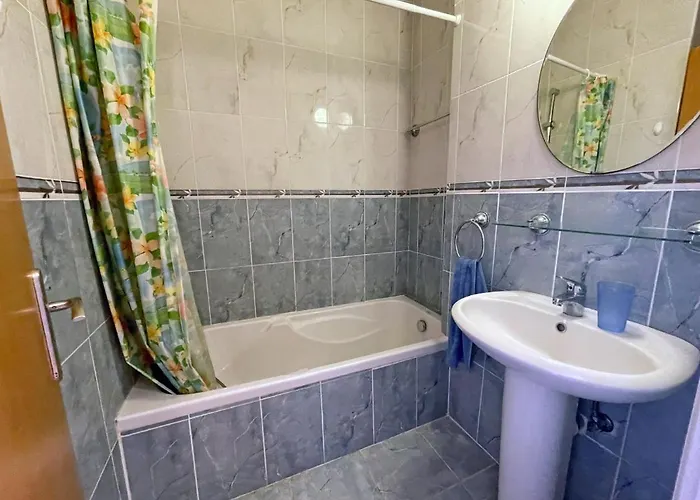 Town House, Garden, 2 Bedrooms, 2 Bathrooms *