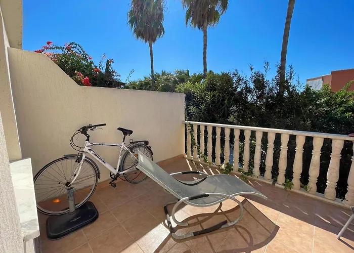 アパート Town House, Garden, 2 Bedrooms, 2 Bathrooms *